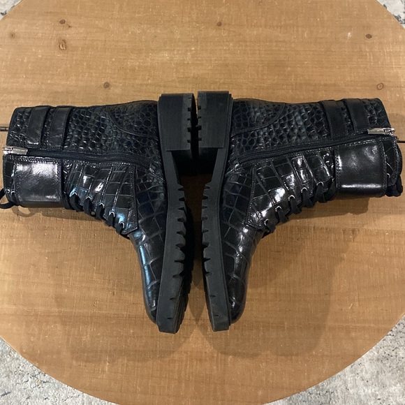 Vince Camuto combat boots - Picture 3 of 7